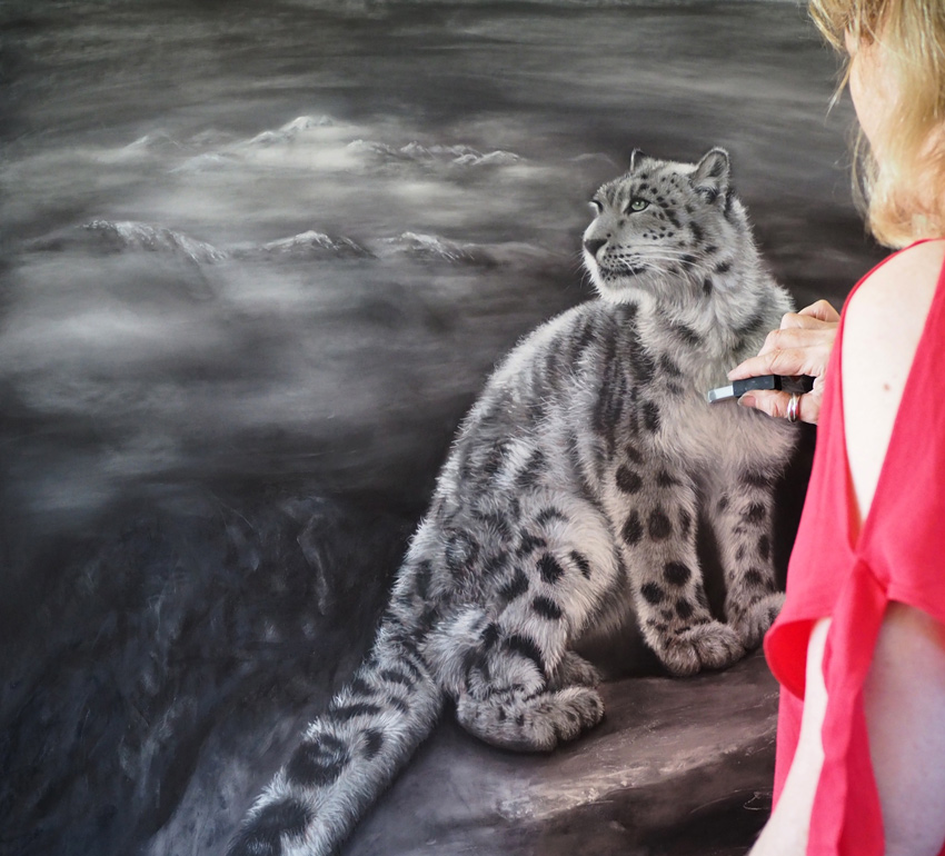 Karen Neal working in pastel on snow leopard Snow Leopard pastel painting by Artist Karen Neal